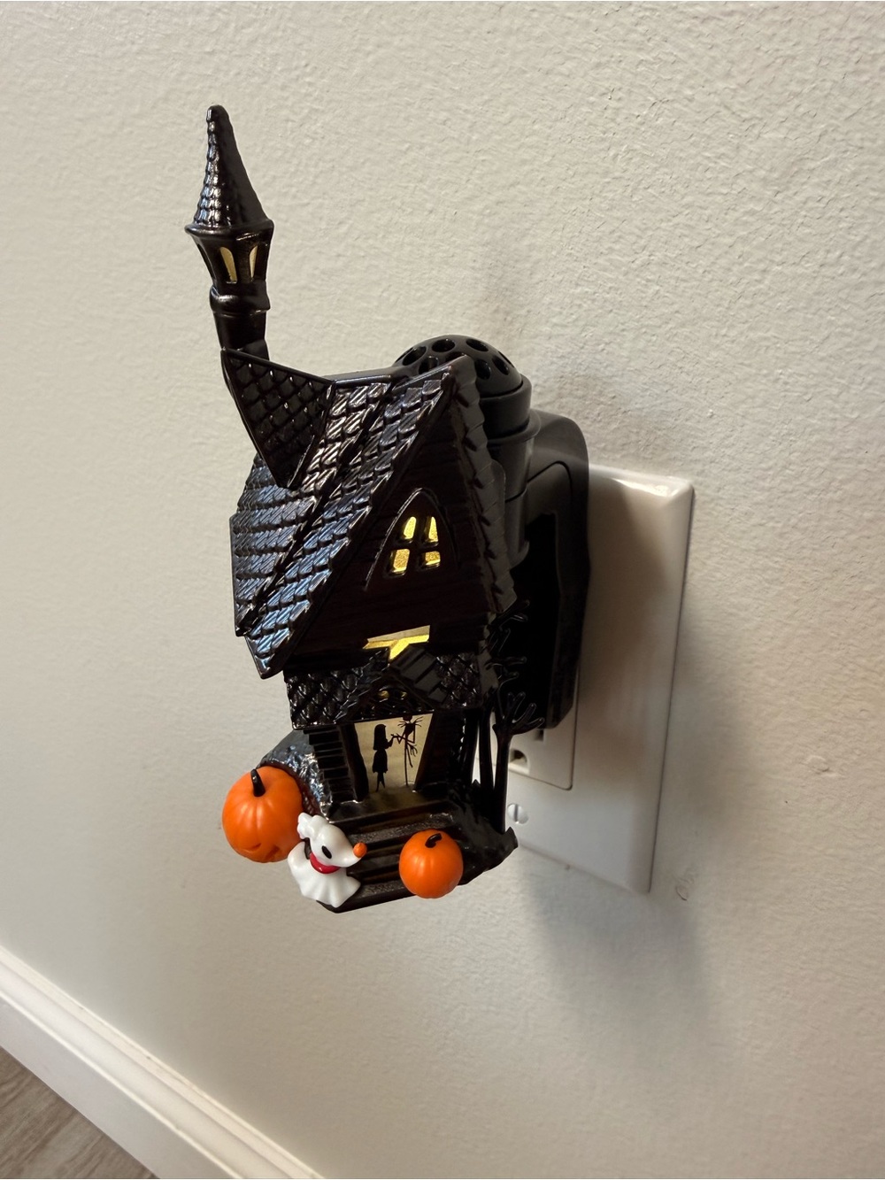 Bath and Body Works Jack and Sally House Wallflower Plug In